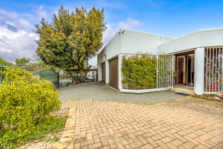 To Let 3 Bedroom Property for Rent in Kenridge Western Cape
